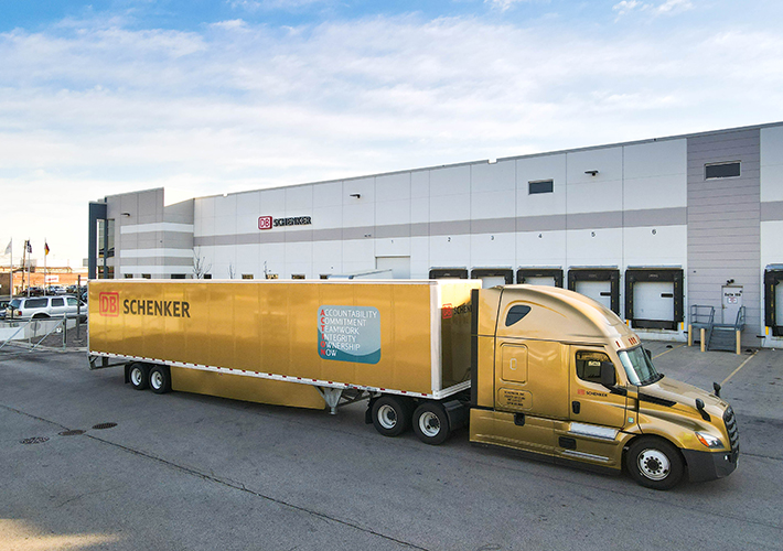 foto DB Schenker adquiere USA Truck para crear el principal proveedor de soluciones de transporte de América del Norte.